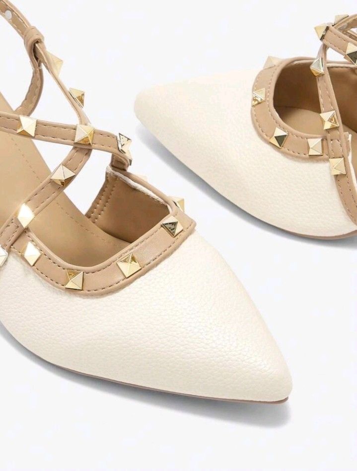Sandals (Category: Heels) located in Manila. Submitted by clafie (Listing ID 1460578848, Image 2). Description: Size : 35.