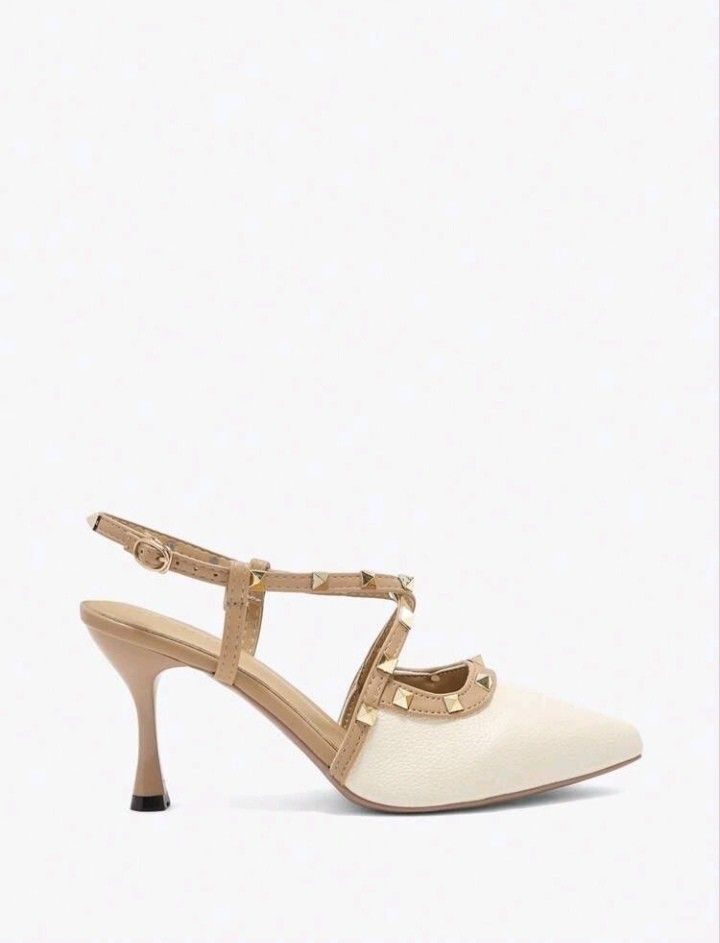 Sandals (Category: Heels) located in Manila. Submitted by clafie (Listing ID 1460578848, Image 3). Description: Size : 35.