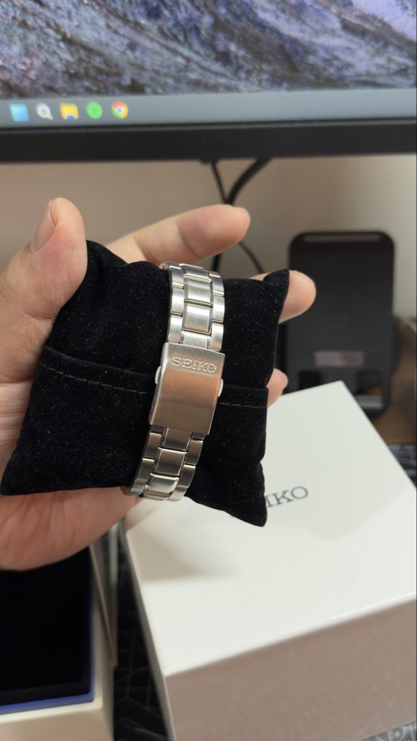 Seiko SUR275P1 (Category: Men's Watches) located in Manila. Submitted by lmao245 (Listing ID 1460653715, Image 3). Description: Selling Authentic Seiko SUR275P1 watch that I bought from Singapore in 2021. I've only used this around 3-4 times since I bought it and have been stored in the box the whole time. Lost the receipt but complete box, links, manual and certificate of guarantee. Specifications: Brand: Seiko Model: SUR275P1 Case size: 42mm Ca