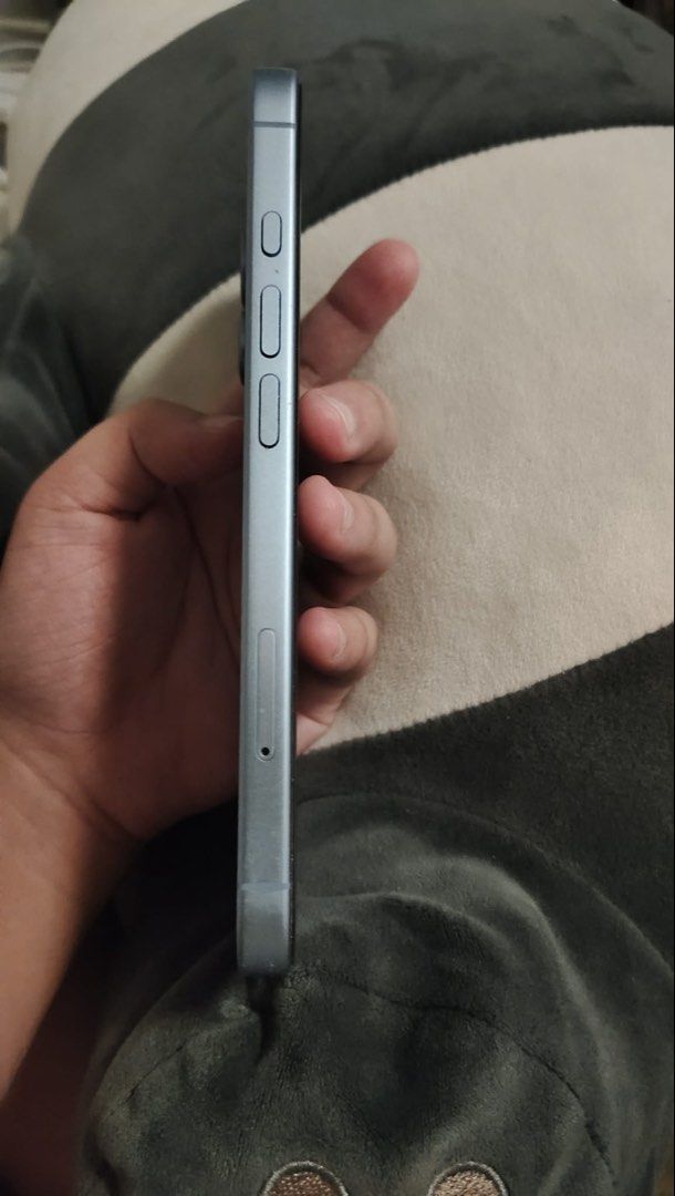 Selling my iphone17 256gb (Category: iPhone 17 Series) located in Manila. Submitted by wise_annie (Listing ID 1460511743, Image 3). Description: 256gb 97% battery health Mist Blue Good as new .