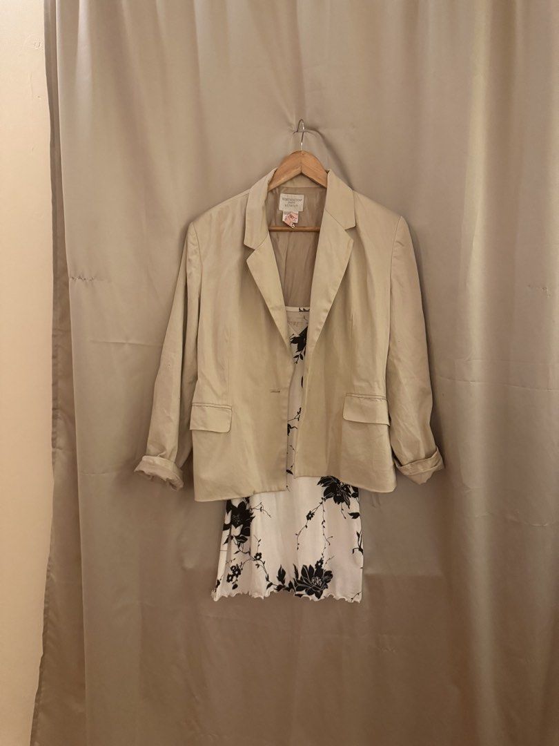 SET. Oversized blazer and plunging dress (Category: Coats, Jackets and Outerwear) located in Manila. Submitted by 414studio (Listing ID 1460666235, Image 2). Description: Fits small to medium Stretchable.