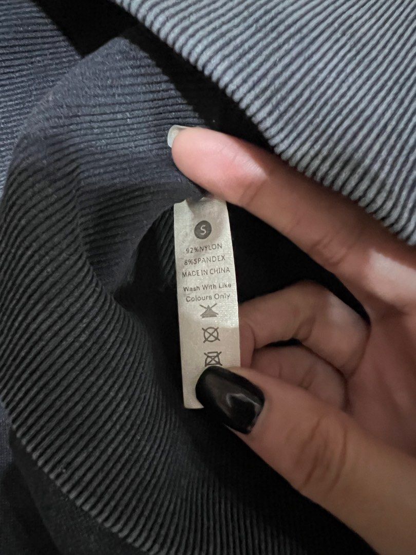 Shape Active Leggings (Category: Activewear) located in Quezon City. Submitted by jinnysells (Listing ID 1460684348, Image 2). Description: .