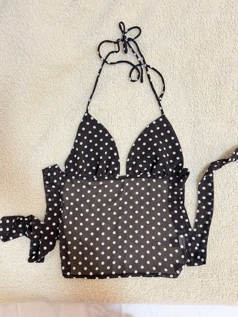 Shein Backless Top (Category: Sleeveless) located in Padre Garcia. Submitted by chelle1313 (Listing ID 1460667002, Image 3). Description: Shein Backless Top Size xs-small.