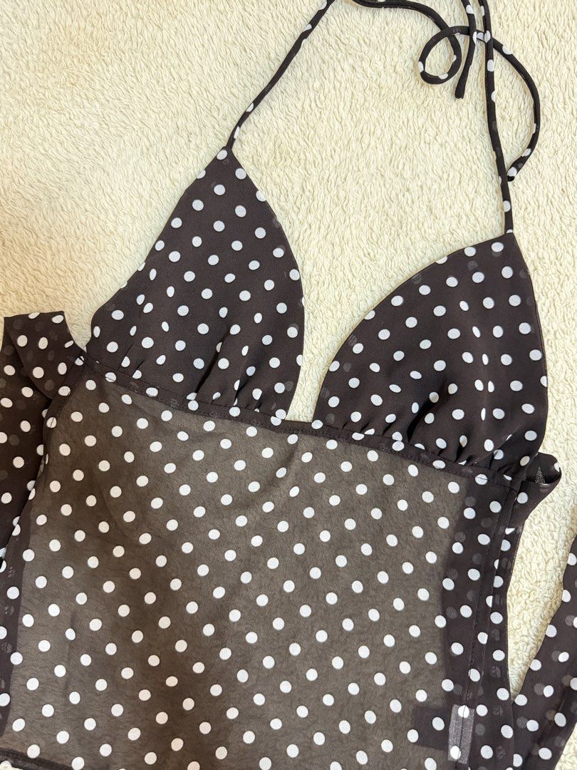 Shein Backless Top (Category: Sleeveless) located in Padre Garcia. Submitted by chelle1313 (Listing ID 1460667002, Image 2). Description: Shein Backless Top Size xs-small.