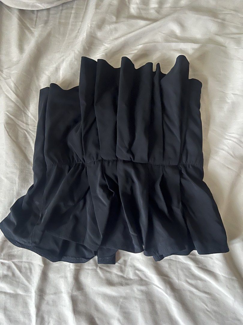shein black tube top (Category: Bikinis & Swimsuits) located in Quezon City. Submitted by luckysellsxoxo (Listing ID 1460591234, Image 1). Description: - never worn outside.