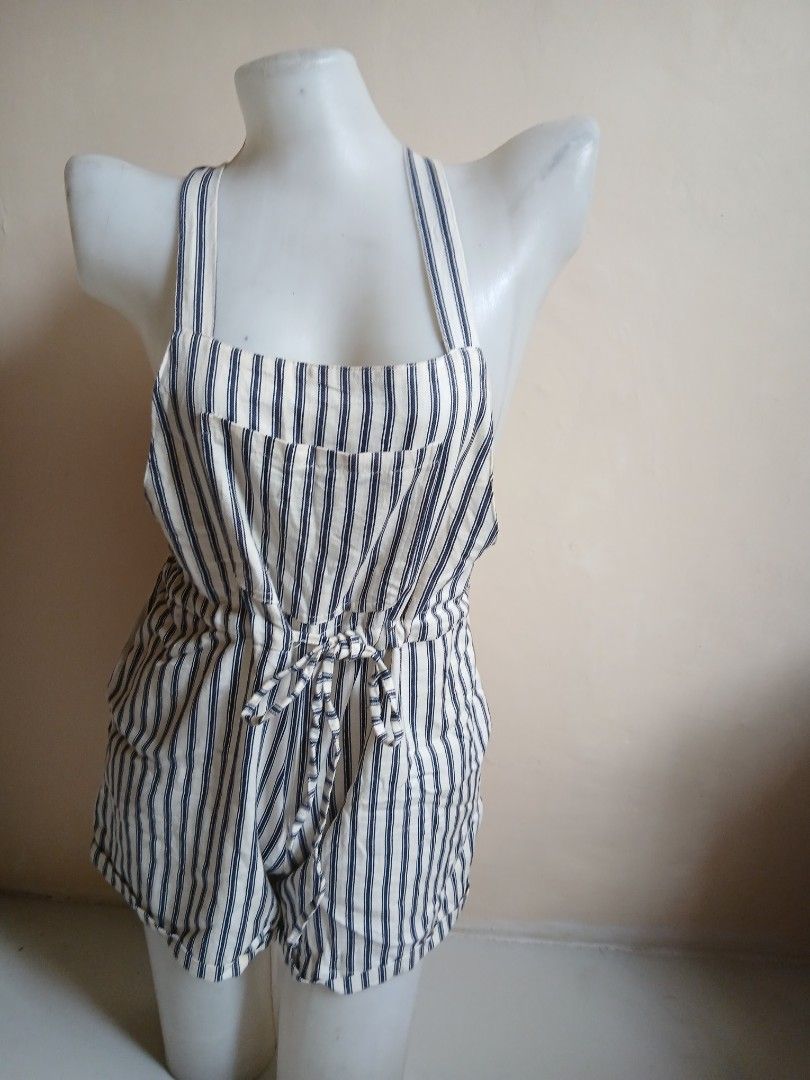 Short jumpsuit (Category: Jumpsuits) located in Tayabas. Submitted by ahrcelllego (Listing ID 1460656009, Image 1). Description: stripped short jumpsuit .