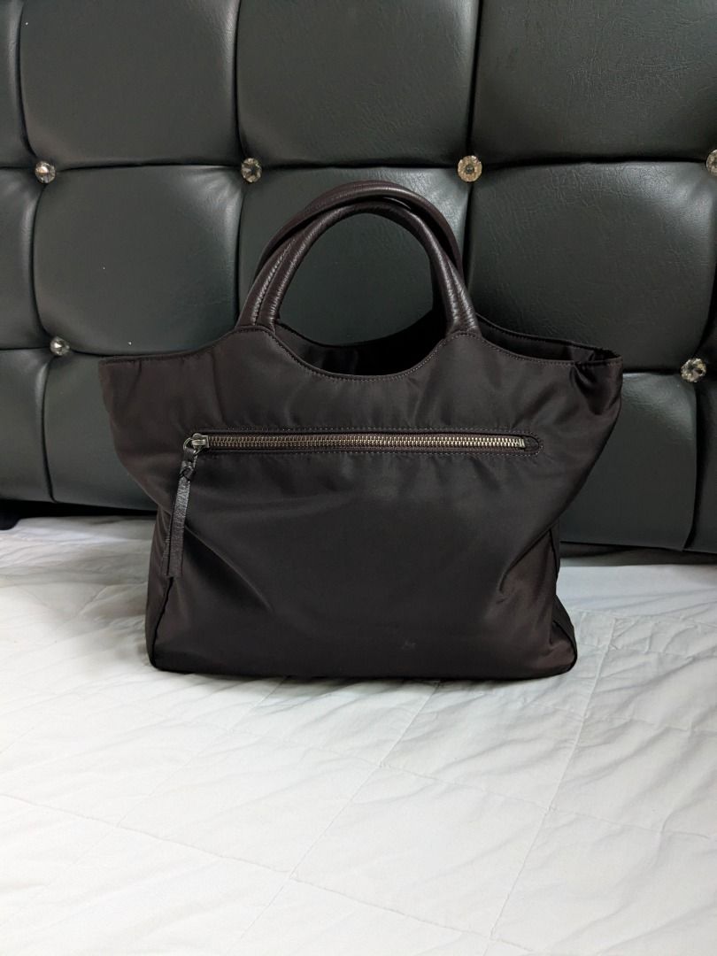 Sil Vous Plait Japan Nylon Leather Bag (Category: Shoulder Bags) located in Quezon City. Submitted by nnncorner (Listing ID 1460655405, Image 2). Description: Original Sil Vous Plait Japan Nylon Leather Adia Bag 10/10 condition 100% Nylon No any issues Good as new Has 3 compartment section Super pretty in person Length 10 inches Width 13 inches 1,300 .