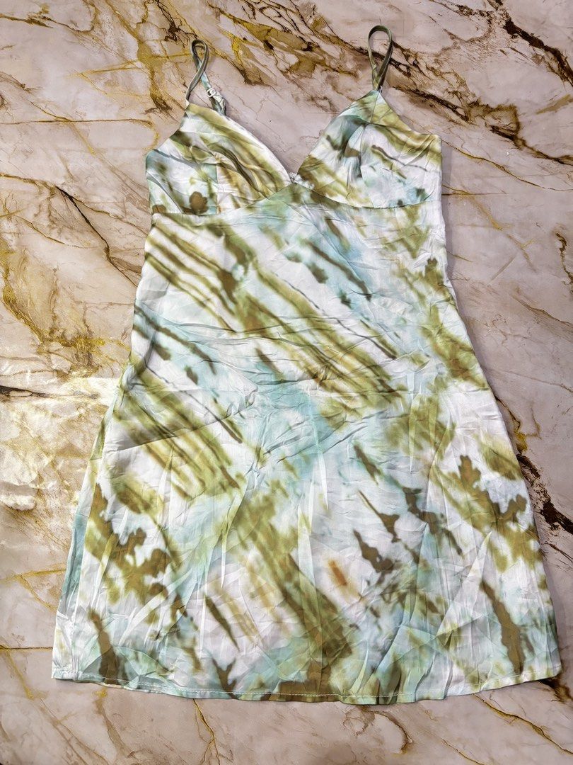 Silk dress (Category: Dresses) located in Burgos, Ilocos Norte. Submitted by carou11406 (Listing ID 1460625312, Image 1). Description: .