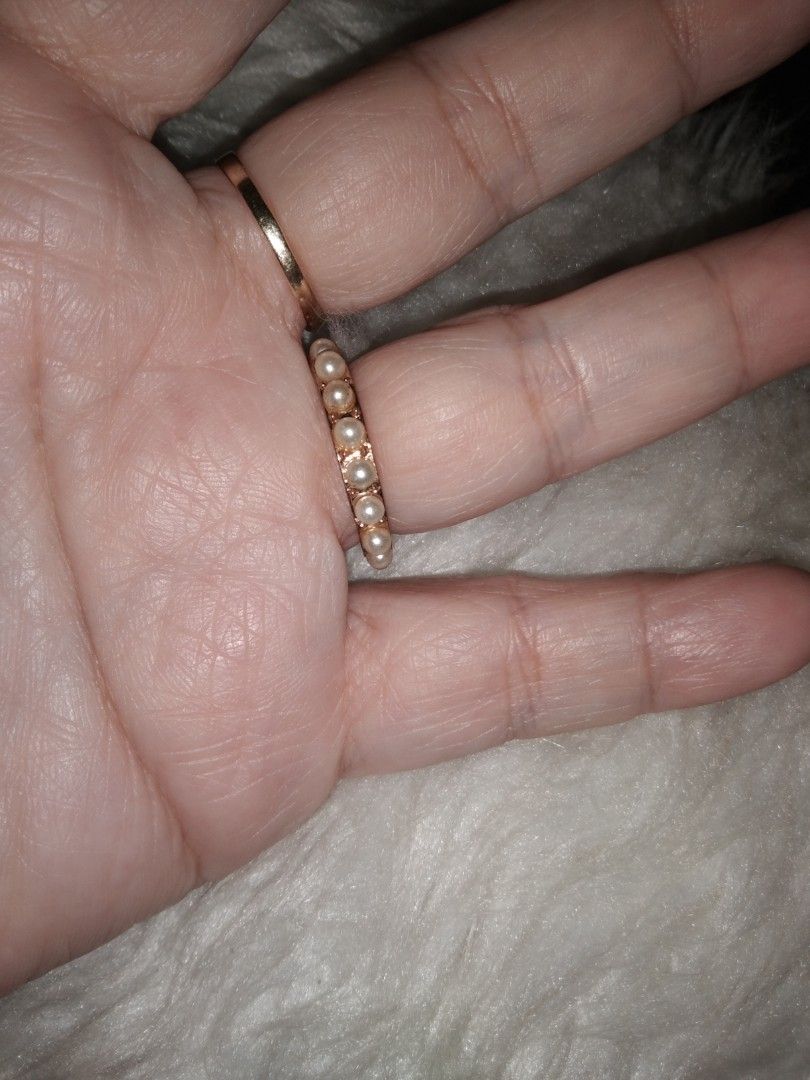 Size 8 pearls ring (Category: Rings) located in Quezon City. Submitted by eidorableshop (Listing ID 1460575999, Image 2). Description: .