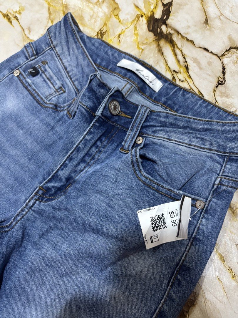 Skinny jeans (Category: Jeans) located in Burgos, Ilocos Norte. Submitted by carou11406 (Listing ID 1460621376, Image 2). Description: Size xs.