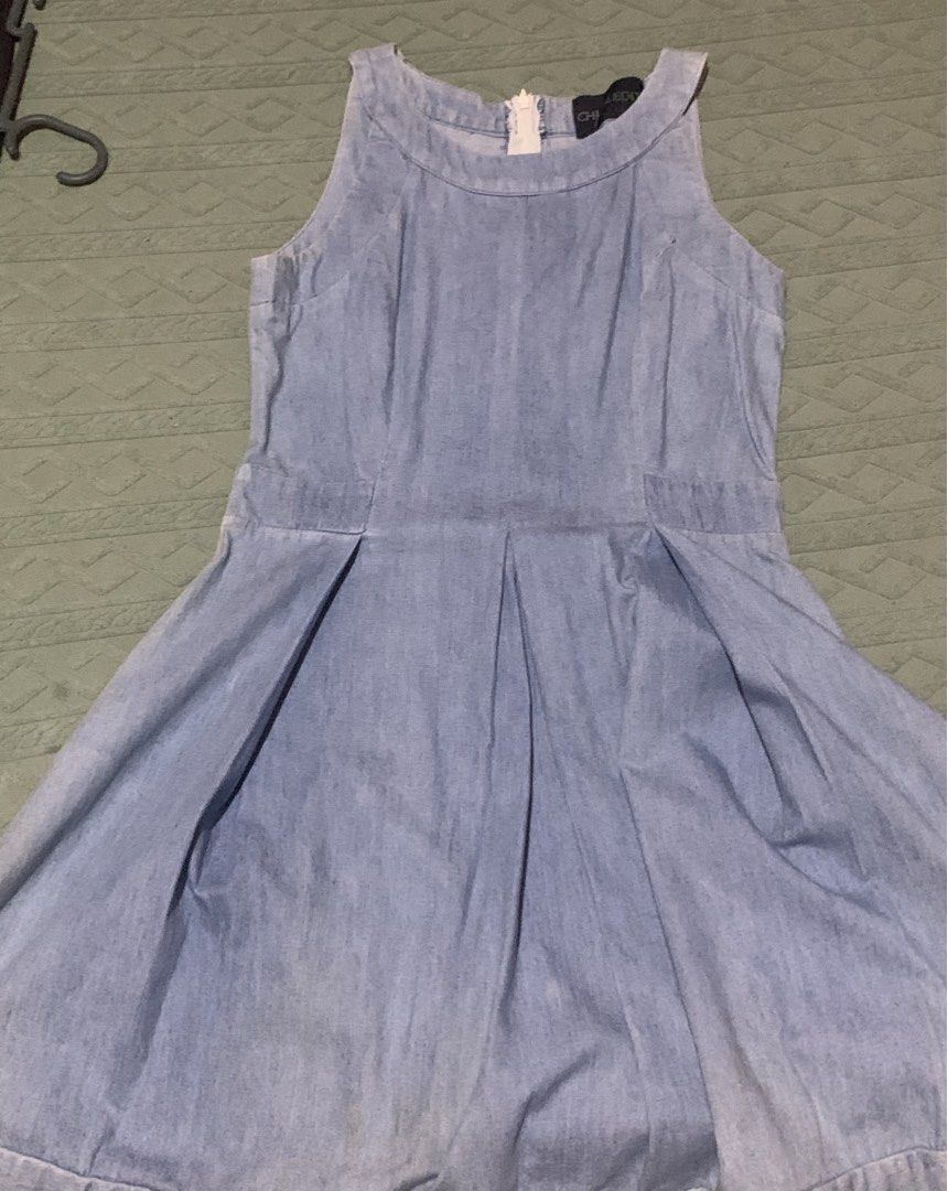 Sleeveless Denim Dress (Category: Dresses) located in Las Pinas. Submitted by flamebytheshore (Listing ID 1460514177, Image 1). Description: SLEEVELESS DENIM DRESS FITS XS - S FRAMES 🔎 SIGNS OF USAGE AT THE ZIPPER 🔎 YELLOWING FABRIC 🔎 RFS : Decluttering PAYMENT ONLY THROUGH GCASH! MOD LALAMOVE (METRO MANILA OR NEAR PROVINCES) / J&T 📍 SELLER LOC : LAS PIÑAS — note that buyer will shoulder shipping fee for further questions regarding size or da