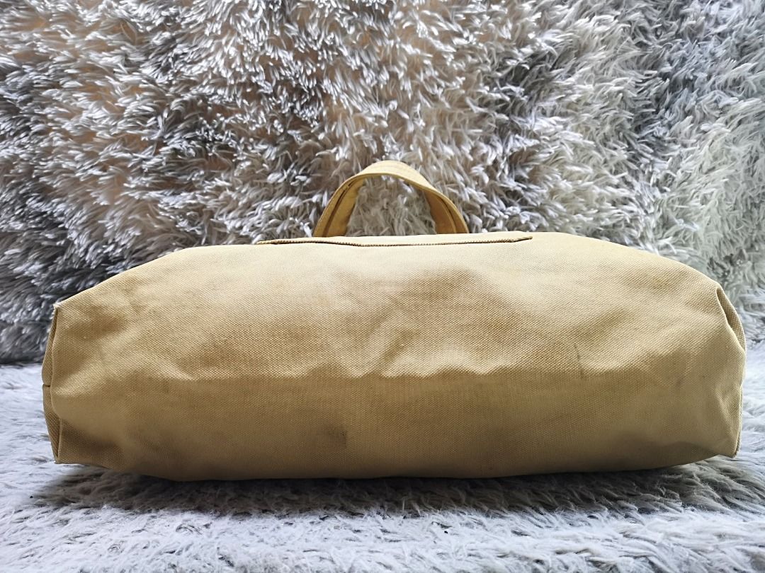 Snap Buttons Dark beige Shoulder Bag (Category: Shoulder Bags) located in Santa Cruz. Submitted by jmy_surplus.2 (Listing ID 1460593823, Image 3). Description: Size ; L - 16.4 W - 20.5 Color ; Beige Type ; Shoulder bag Brand ; No Brand Material ; Nylon Style ; Shoulder bag With Front pocket & Bow Design LR 167 JMY 1 Batch #219.