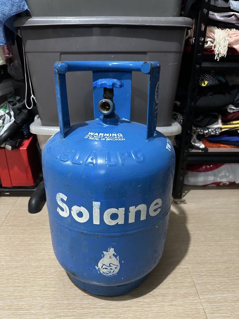 SOLANE 11.9kg LPG DE ROSKAS [EMPTY] (Category: Other Kitchen Appliances) located in Las Pinas. Submitted by baediola (Listing ID 1460325864, Image 1). Description: FOR SALE SOLANE 11.9kg [EMPTY] De Roskas Rfs: Decluttering For Interested buyer Pm me.