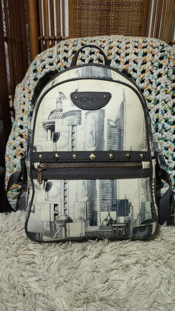 Sonovi...with laptop compartment (Category: Backpacks) located in Cebu City. Submitted by lumaynojes00490 (Listing ID 1460532747, Image 1). Description: good condition 13 inches height 11 inches lapad.