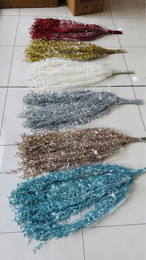 Sparkly Artificial Flowers for Decoration - Various Colors (Category: Artificial Plants & Flowers) located in Manila. Submitted by mecagani (Listing ID 1460527526, Image 3). Description: - Sparkly artificial flowers - Available colors: Gold, Green, Pink, Silver, Blue, White, Red, Brown - Ideal for: Crafts, Bouquets, Home Decor - Features: Small bow on each stem - Condition: Like new, never used - Feel free to ask questions!.