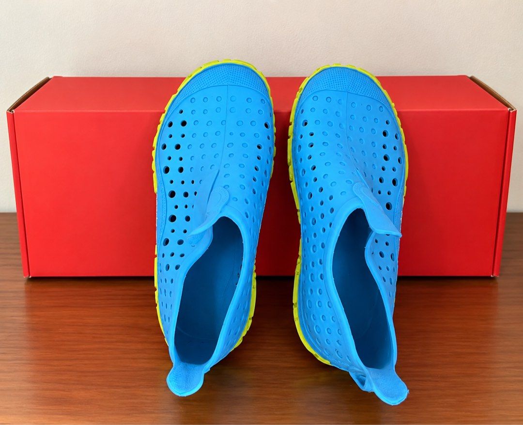 Speedo shoes (Category: Babies & Kids Fashion) located in Cabanatuan. Submitted by yass03_loved (Listing ID 1460534297, Image 2). Description: .