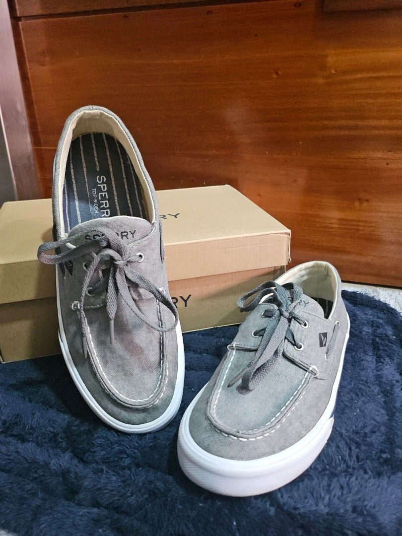 Sperry Top-Sider Grey Canvas Boat Shoes (Category: Casual Shoes) located in Malabon City. Submitted by dadasoliveria (Listing ID 1460536042, Image 1). Description: - SPERRY Top-Sider Grey canvas boat shoes - Classic lace-up style - White soles - Sperry branding on insoles - Ideal for casual wear ***used 3x times then stored ( needs a bit cleaning) please check photos for original price .