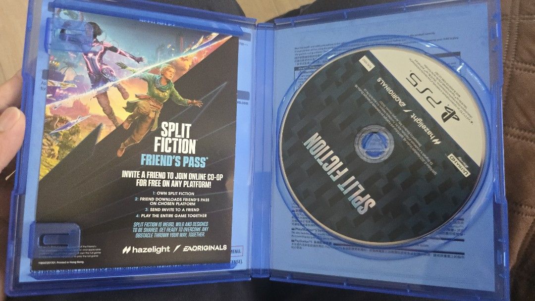Split Fiction PS5 Game (Category: PlayStation) located in Cainta. Submitted by speedys_collections (Listing ID 1460553999, Image 2). Description: - Split Fiction for PlayStation 5 - Experience a weird, wild, and shareable co-op adventure - Fun couch co-op! Game finished. .