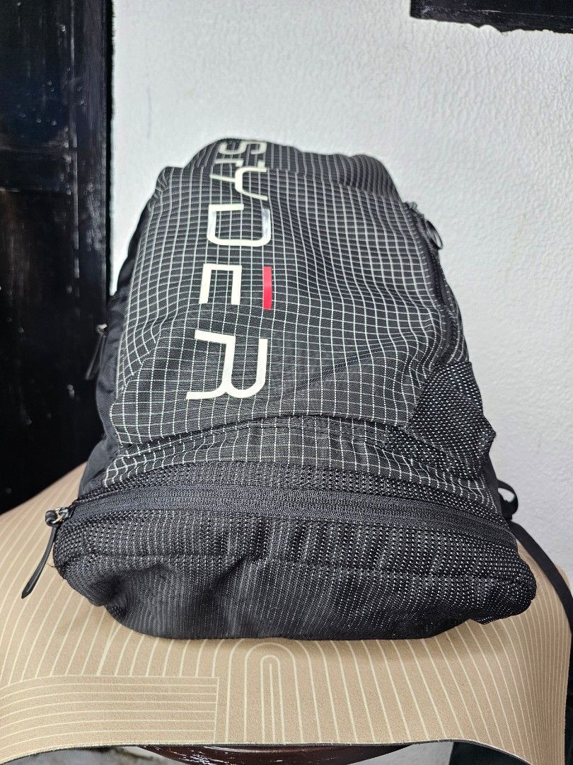 Spyder Bagpack (Category: Backpacks) located in Baguio. Submitted by kayeonlineshop (Listing ID 1460574574, Image 3). Description: Spyder active sling/monopack bag Measurements L-58cm W-42cm.