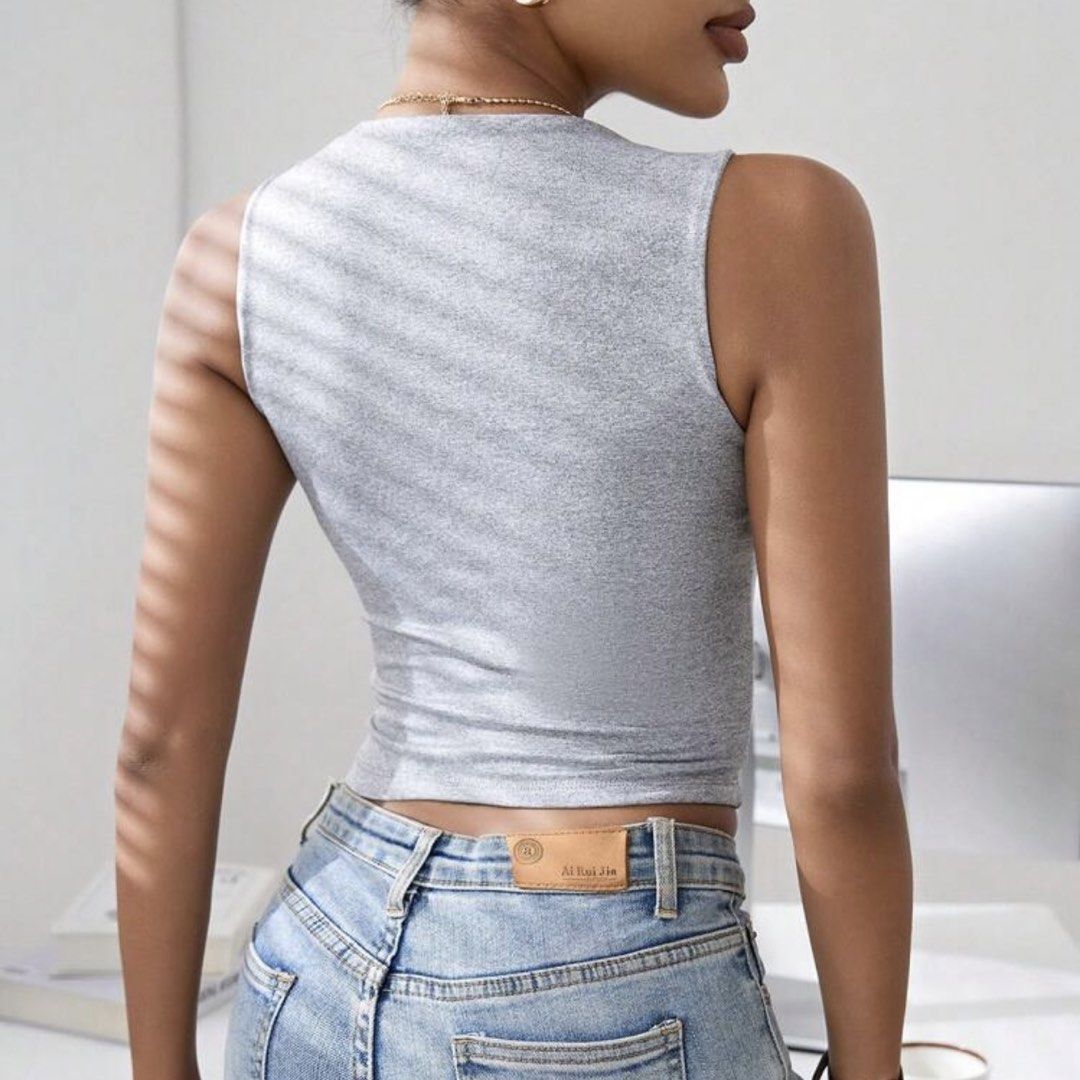 Square Neck Tank Top in Light Gray (Category: Sleeveless) located in Paranaque City. Submitted by slowsundays.club (Listing ID 1460680765, Image 2). Description: .