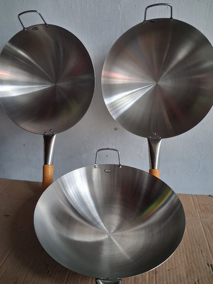 Stainless wok pan 36cm (Category: Cookware & Accessories) located in Manila. Submitted by mightycloud_1992 (Listing ID 1460605409, Image 1). Description: .