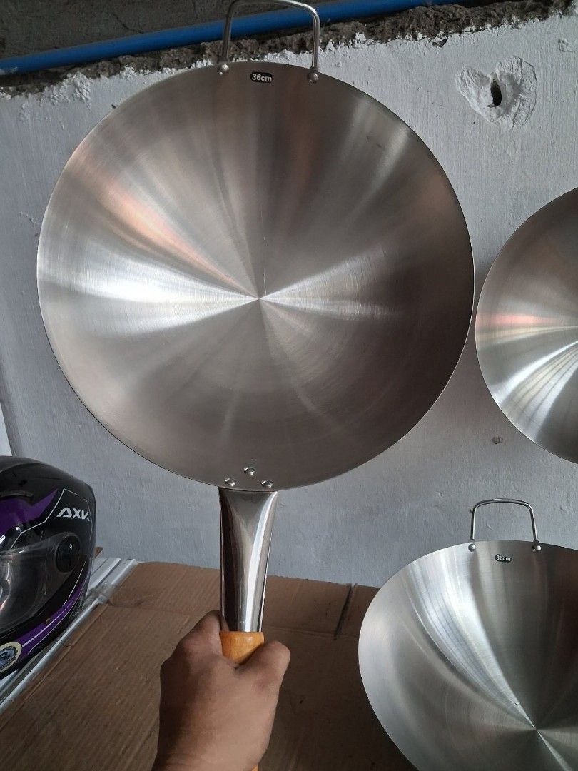 Stainless wok pan 36cm (Category: Cookware & Accessories) located in Manila. Submitted by mightycloud_1992 (Listing ID 1460605409, Image 3). Description: .