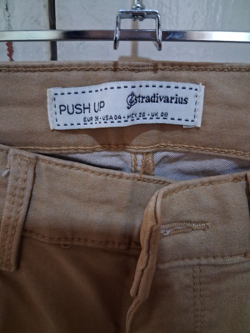 Stradivarius Push Up Beige Pants (Category: Other Bottoms) located in Santa Maria. Submitted by bax19 (Listing ID 1460597704, Image 2). Description: - Brand: Stradivarius - Style: 'Push Up' - Fit: Slim fit - Color: Neutral Beige - Versatile: Easy to match, suitable for casual or dressed-up occasions..