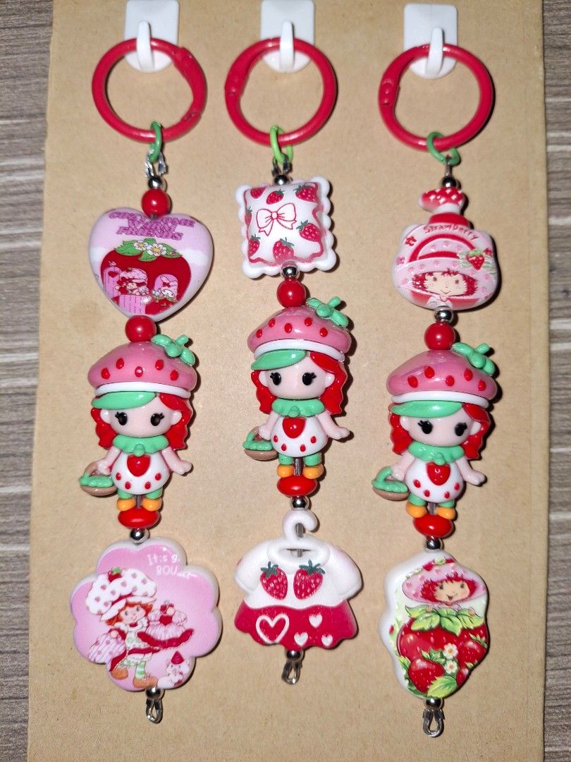 Strawberry Shortcake Charms (Category: Vintage Collectibles) located in Pinamalayan. Submitted by bookscaped (Listing ID 1460687831, Image 1). Description: .