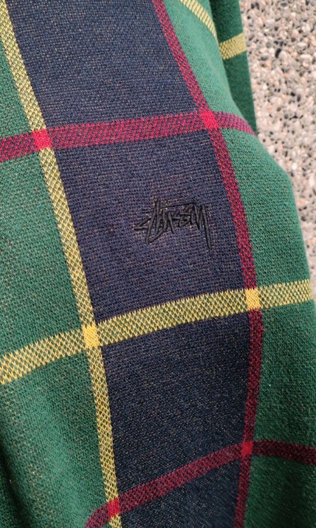STUSSY PLAID KNITTED SWEATER (Category: Activewear) located in Davao. Submitted by st333tcartel (Listing ID 1460546964, Image 2). Description: Small Length 29.5 Width 23.5.