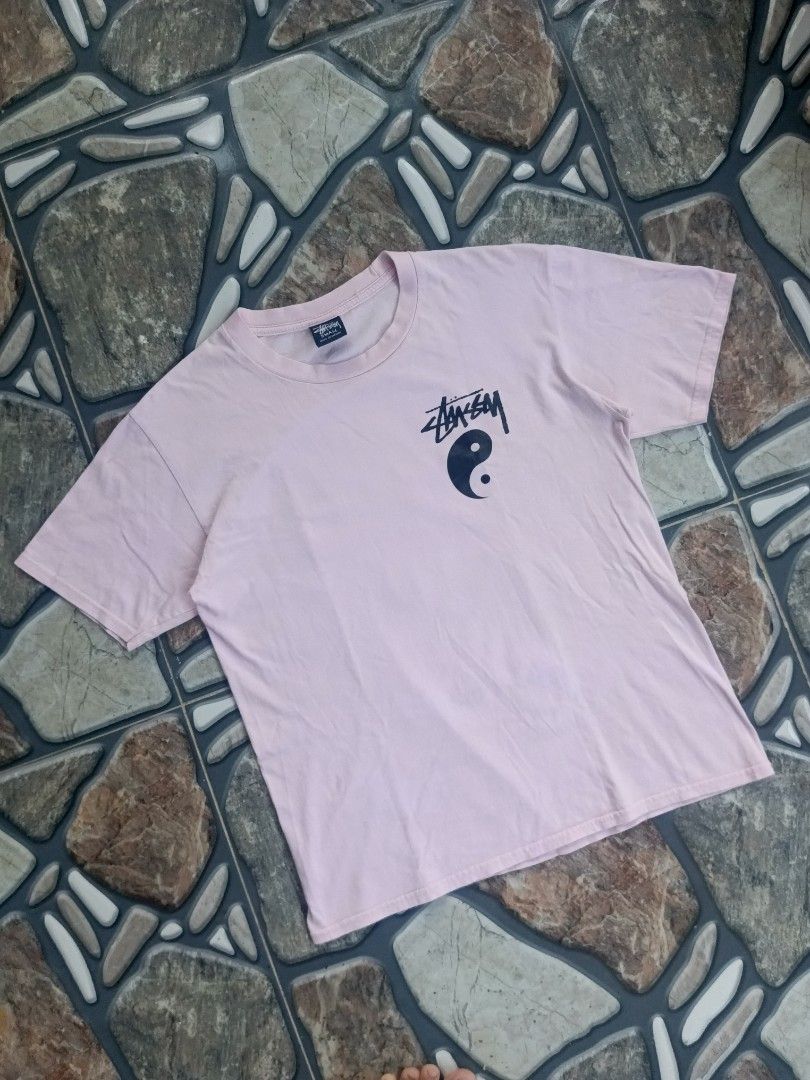 Stussy ying yang (Category: Activewear) located in Baggao. Submitted by thriftislife123 (Listing ID 1460514686, Image 3). Description: w: 20 l:24 issue:hairlines off/legit pm for more details.