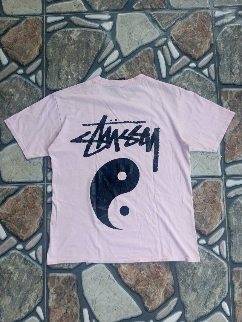 Stussy ying yang (Category: Activewear) located in Baggao. Submitted by thriftislife123 (Listing ID 1460514686, Image 2). Description: w: 20 l:24 issue:hairlines off/legit pm for more details.