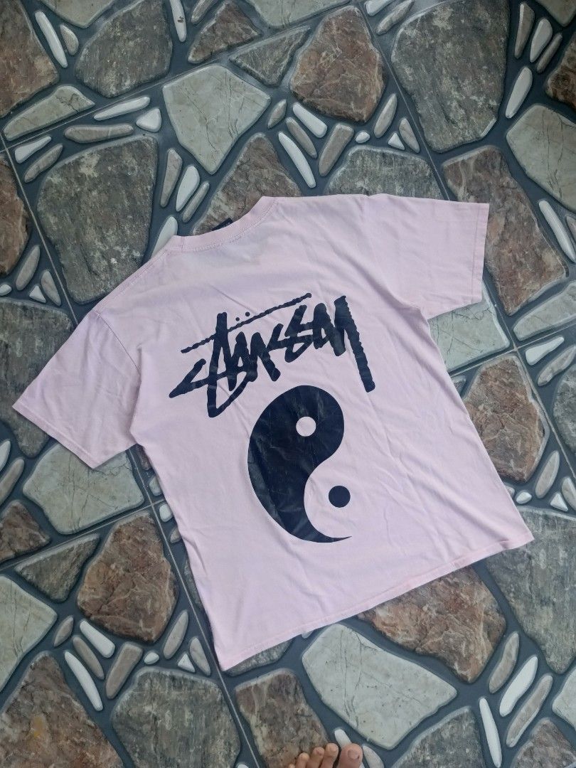 Stussy ying yang (Category: Activewear) located in Baggao. Submitted by thriftislife123 (Listing ID 1460514686, Image 1). Description: w: 20 l:24 issue:hairlines off/legit pm for more details.