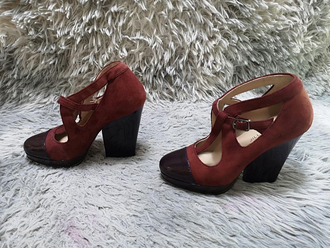 Suede T Strap Ankle Strap High Heeled Shoes (Category: Heels) located in Santa Cruz. Submitted by jmy_surplus.2 (Listing ID 1460572974, Image 3). Description: Size ; 23cm Color ; Brown , Black Type ; Heels Brand ; No brand Material ; Suede leather Style ; Patent Black Cap Toe Heeled Shoes LR 172 JMY 1 Batch #219.