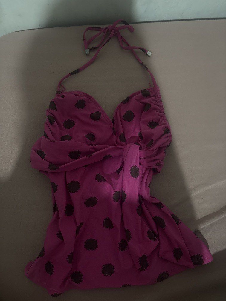 summer top (Category: Others Tops) located in Manila. Submitted by aicayukiee (Listing ID 1460627268, Image 1). Description: backless top small to medium 10/10 pa quality no issue .