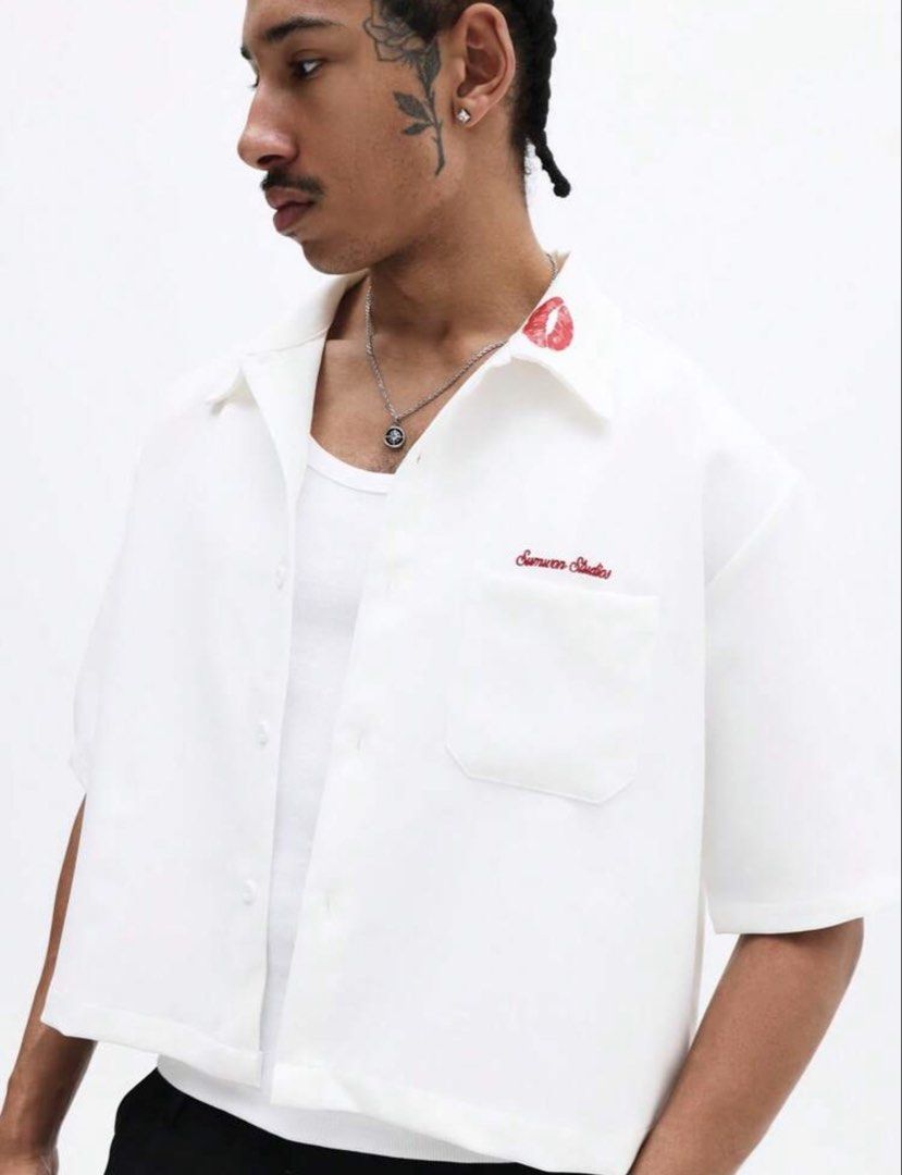 SUMWON Boxy Button Down (Category: Tshirts & Polo Shirts ) located in Las Pinas. Submitted by sellerkjb (Listing ID 1460707312, Image 2). Description: BRAND NEW “Sumwon Studios” is embroidered Medium Shoulder: 21.7in Bust: 49.2in Length: 22.6in Sleeve Length: 11.2in Cuff: 16.1in with minor issue: stain (see last 2 photos).