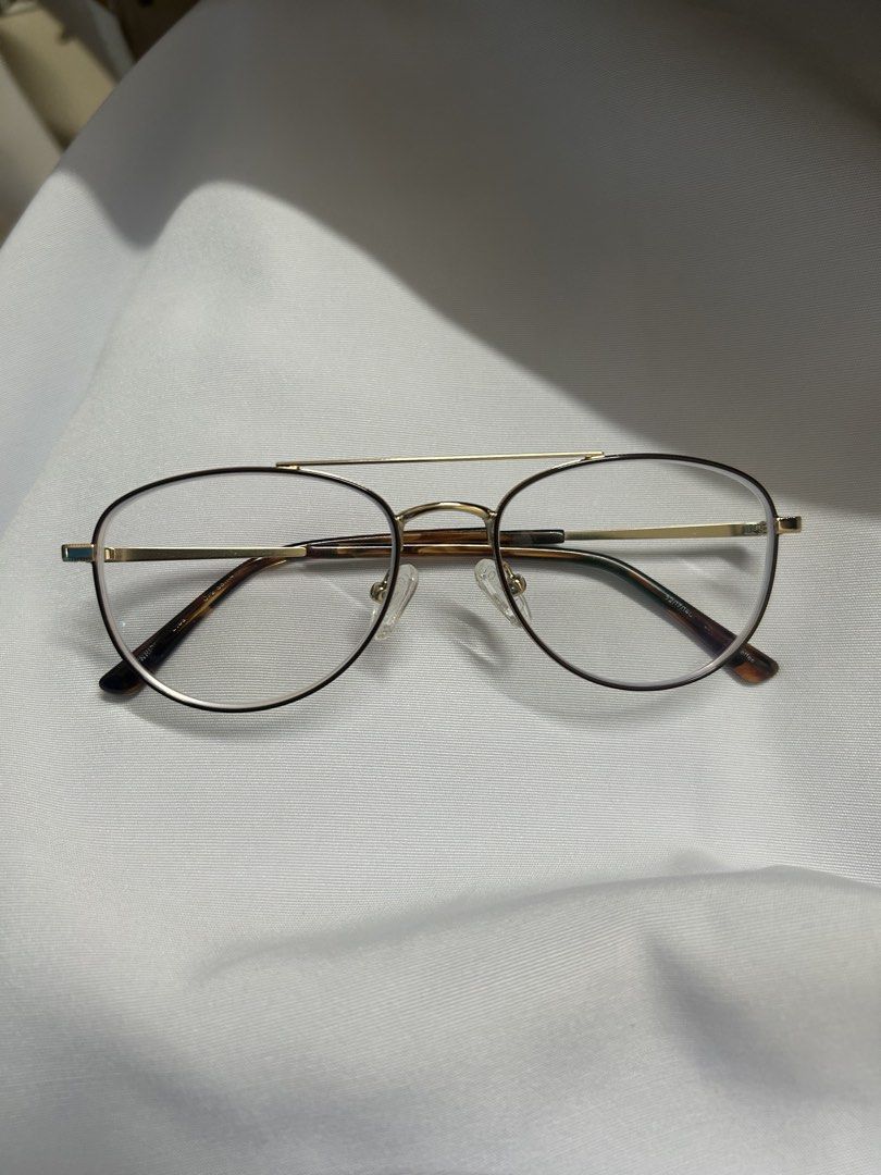 Sunnies Specs Julius Coffee (Category: Sunglasses & Eyewear) located in Taguig. Submitted by lttcuuu (Listing ID 1460596024, Image 1). Description: - still in good condition - Can change frame at sunnies studio physical store - Comes with grade: L 3.00 R 3.00 (lens can be replaced) - Screws tightened - New nose pad from sunnies RFS: SPARE SPECS Location: Taguig Mode of Payment: GCash or BPI transfer.