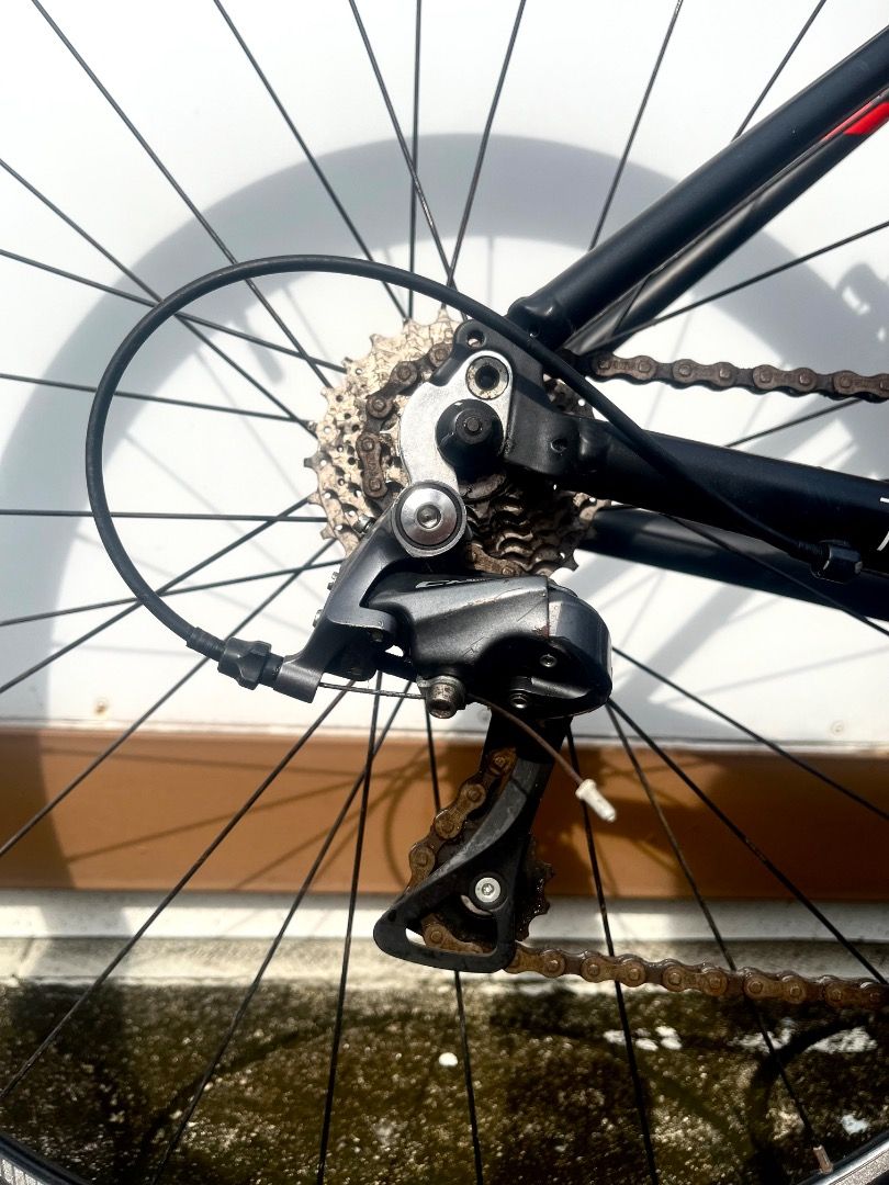 SUNPEED TRITON ROAD BIKE (Category: Bicycles) located in Caloocan City. Submitted by erishnielo97240 (Listing ID 1460599766, Image 3). Description: 🚴‍♂️ SUNPEED TRITON ROAD BIKE 🚴‍♂️ - Size 48cm - Aluminum alloy frame and fork with internal cabling - Shimano Claris 2x8-speed (16 speeds) with integrated shifters/brake levers - Prowheel aluminum 50/34T with sealed bearing bottom bracket - Dual-pivot caliper brakes - 700C aluminum double-wall whee