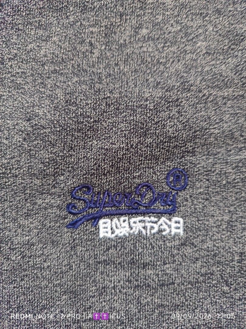 Superdry Sweatshirt (Category: Coats, Jackets and Outerwear) located in Mangaldan. Submitted by lostthread (Listing ID 1460565540, Image 2). Description: Superdry Sweatshirt Color Rate: Excellent Issue: Check pix , nag-iisang mothhole sa gitna pero di naman halata. Sa interesado pm na lng sa dimes.