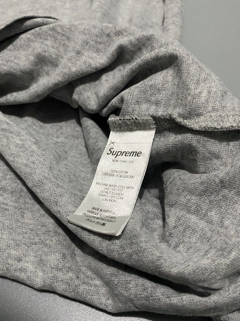 Supreme Grey Small Box Logo T-Shirt (Category: Tshirts & Polo Shirts ) located in Mandaue City. Submitted by dfindss. (Listing ID 1460688947, Image 3). Description: - Grey Supreme T-shirt - Features a small red box logo on the chest - Crew neck, short sleeves - Made in Portugal - 100% Cotton - Essential streetwear staple SIZE SMALL ON TAG BUT BEST FIT SA LARGE AMERICAN SIZE.