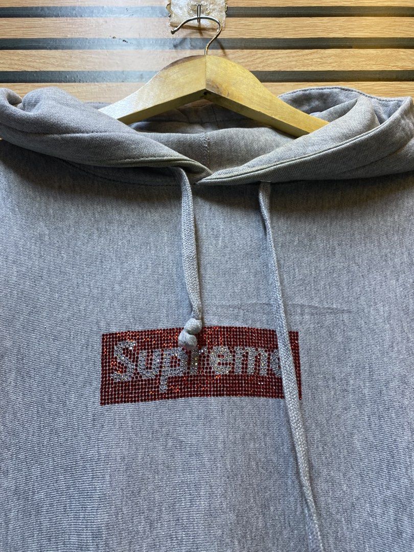 SUPREME “SWAROBSKI” HOODIE (Category: Hoodies) located in Makati City. Submitted by drip.poww (Listing ID 1460542599, Image 3). Description: - Authentic Supreme - Color: Gray - Size: Meduim - Dimes: 21.5x28 - Authentic - Excellent condition - Need wash, fresh from bale - Material: 100% Cotton Please don’t expect too much—these are thrifted (ukay) items. 😊 !!STILL NEGOTIABLE!!.