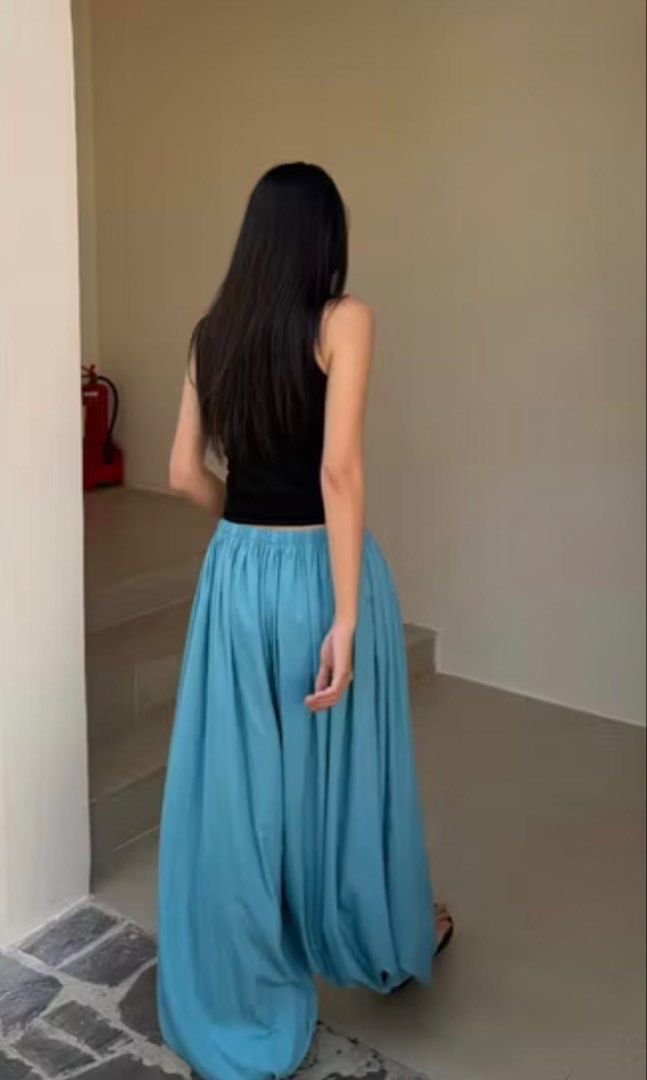 Teal wide leg balloon pants (Category: Other Bottoms) located in Pasig City. Submitted by h0tsalami (Listing ID 1460617985, Image 3). Description: .