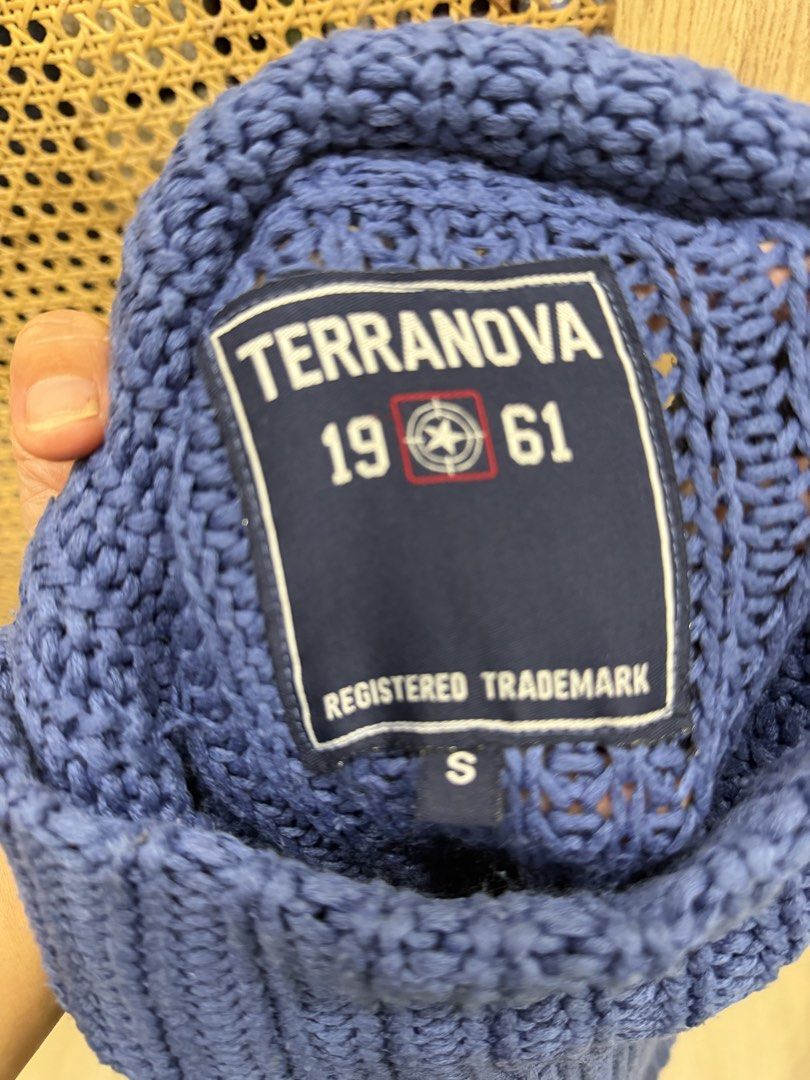 Terranova Knitted Sweater (Category: Coats, Jackets and Outerwear) located in Pasig City. Submitted by jgbeautique (Listing ID 1460603887, Image 2). Description: RFS: Decluttering Size small but can fit to medium or large due to its loose fit.