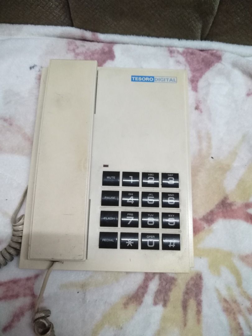 Tesoro Digital Old Phone (Category: Mounts & Holders) located in Manila. Submitted by maybonifacio (Listing ID 1460575062, Image 1). Description: .