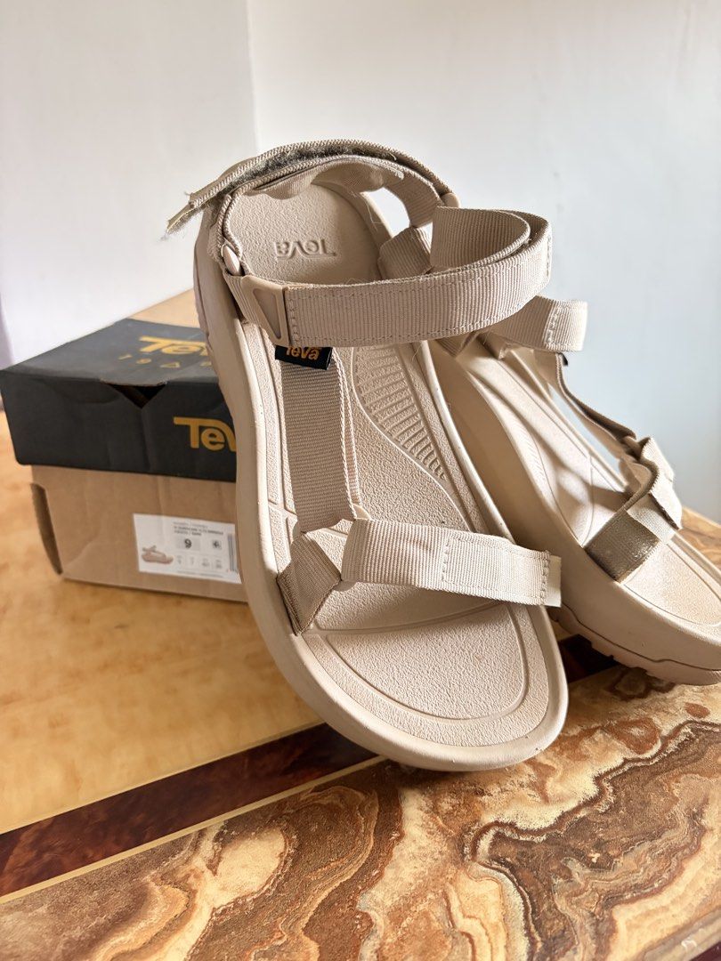 TEVA HURRICANE XLT2 AMPSOLE (Category: Flats & Sandals) located in General Trias. Submitted by dyenine (Listing ID 1460582674, Image 1). Description: USED ONCE! Good as new! .