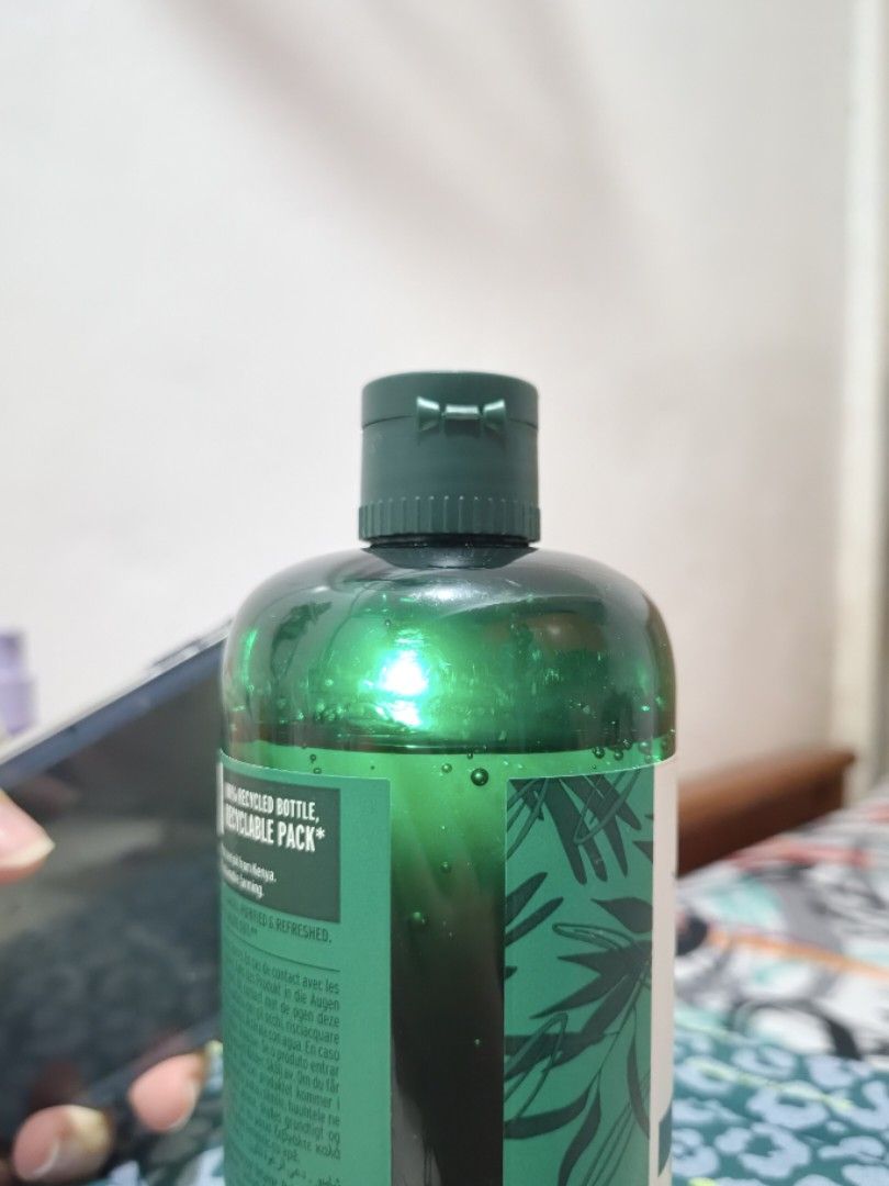 The Body Shop Tea Tree Purify Shampoo (Category: Hair) located in Taguig. Submitted by babiejieun (Listing ID 1460682692, Image 3). Description: The Body Shop Tea Tree Purify Shampoo for Oily Hair and Scalp - Only consumed about 10% of the content (please refer to 3rd pic) - Expiry Date: August 2028 - Bought at their physical store - RFS: not suitable for my recent hair treatment, needed to switch to other shampoo. MOD: j&t, sdd Loc: Taguig City.