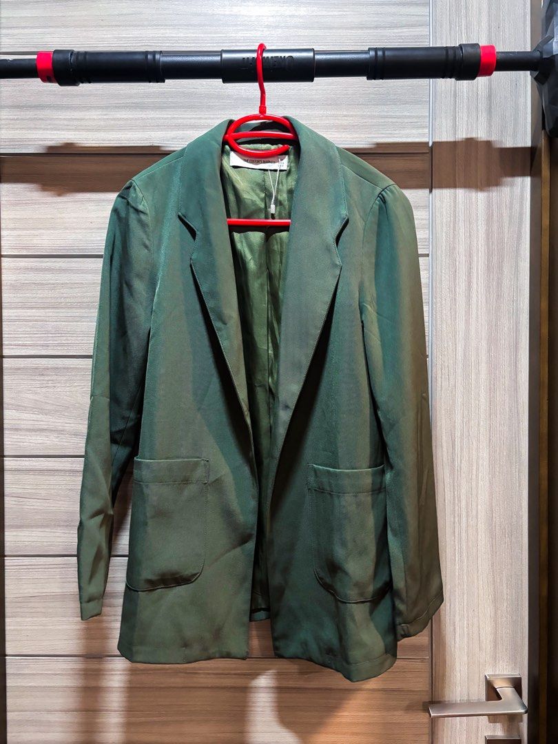 The Editor's Market Green Blazer XS (Category: Coats, Jackets and Outerwear) located in Davao. Submitted by purge_my_closet (Listing ID 1460553021, Image 1). Description: - The Editor's Market Green Blazer - Size: XS - Features: Two front pockets, fully lined - Style: Perfect for dressing up or down - Pair with: Jeans or trousers - Used twice.