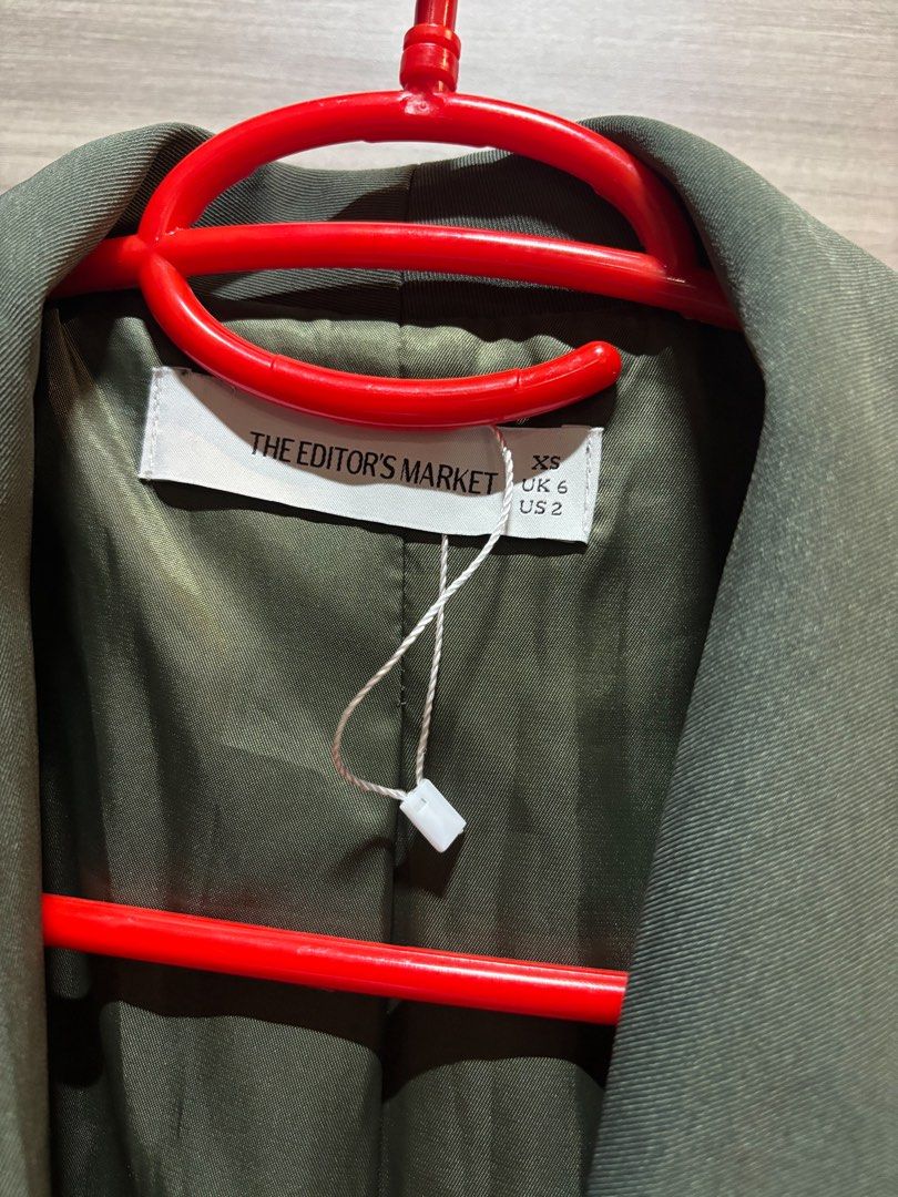 The Editor's Market Green Blazer XS (Category: Coats, Jackets and Outerwear) located in Davao. Submitted by purge_my_closet (Listing ID 1460553021, Image 2). Description: - The Editor's Market Green Blazer - Size: XS - Features: Two front pockets, fully lined - Style: Perfect for dressing up or down - Pair with: Jeans or trousers - Used twice.