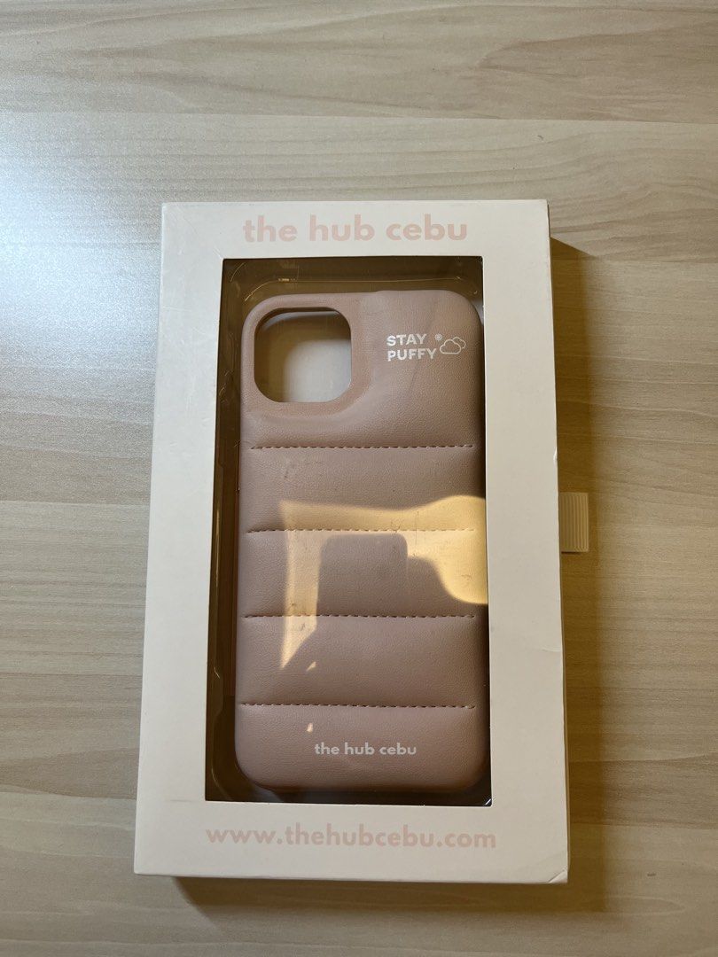 The Hub Cebu Puffer Case in Cotton Candy (Category: Cases & Sleeves) located in San Juan City. Submitted by arcu04 (Listing ID 1460627594, Image 3). Description: well used with minor peeling at the bottom.