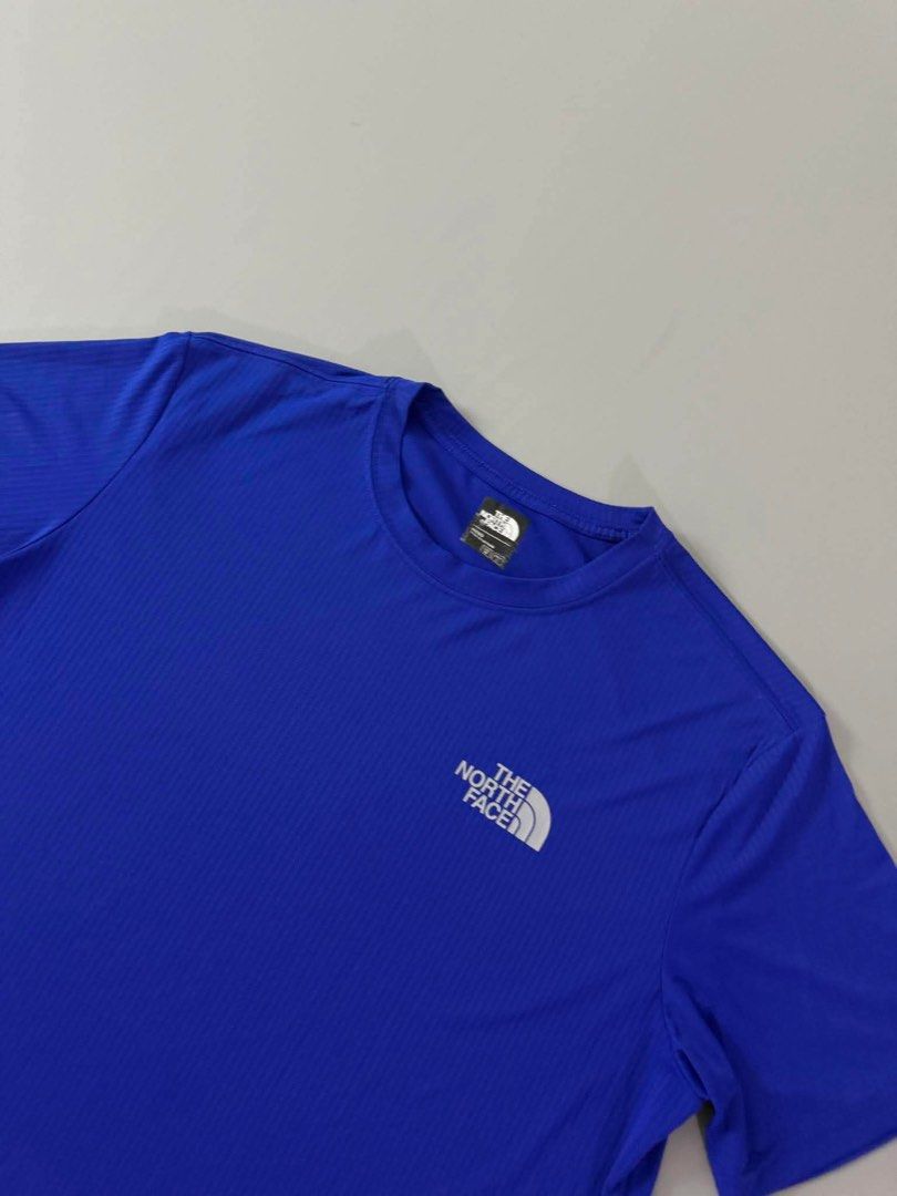 THE NORTH FACE (Category: Activewear) located in Guagua. Submitted by sweetboyy (Listing ID 1460539100, Image 2). Description: THE NORTH FACE EXCELLENT CONDITION / NO ISSUE SIZE LARGE ON TAG / DIMES L28 W22.