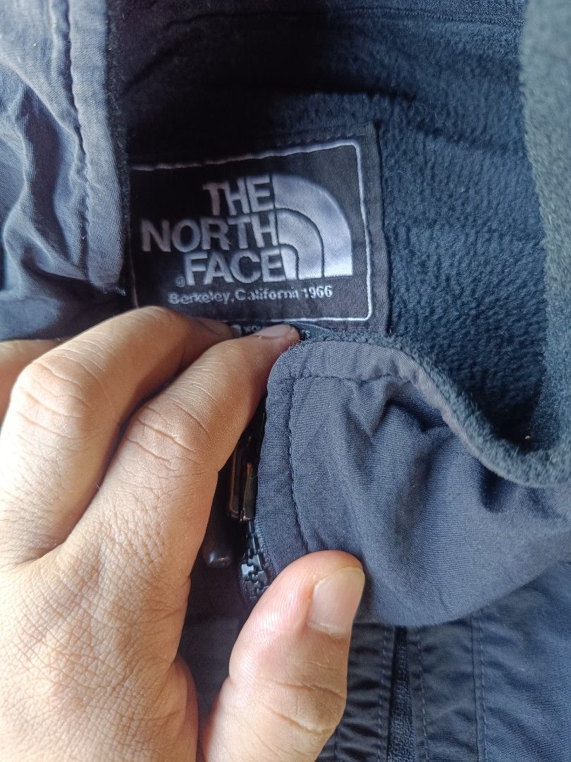 TNF FLEECE JACKET (Category: Coats, Jackets and Outerwear) located in Bulacan. Submitted by moybilog (Listing ID 1460552250, Image 3). Description: .